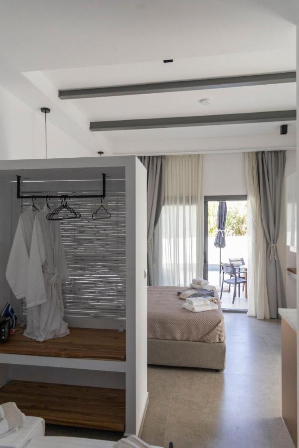 Skyros Blue Suites Bagian luar foto