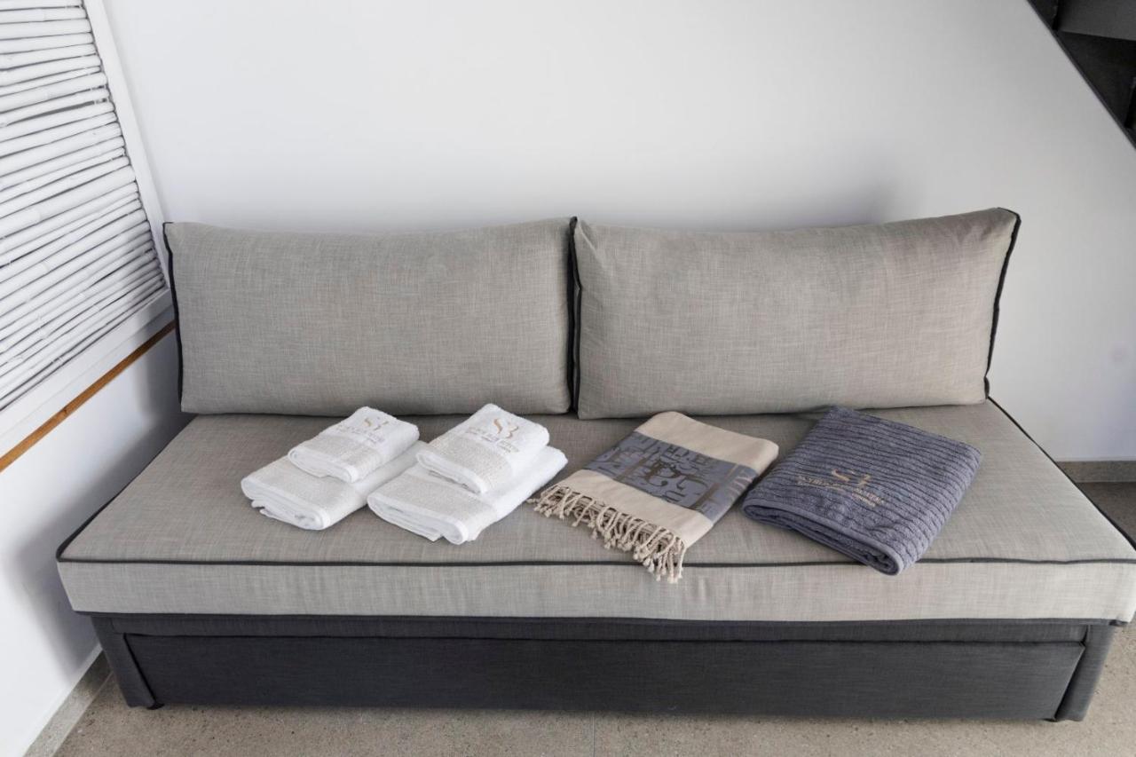Skyros Blue Suites Bagian luar foto