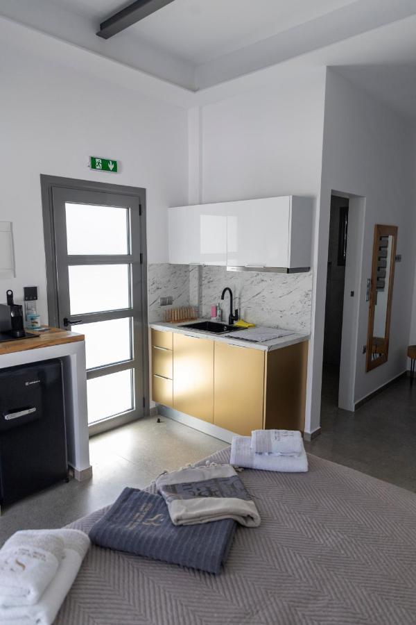 Skyros Blue Suites Bagian luar foto